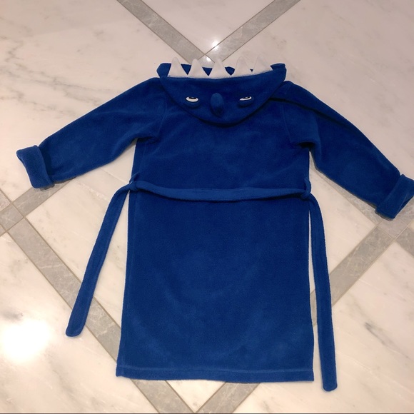 Child’s Shark Bathrobe - Picture 2 of 6